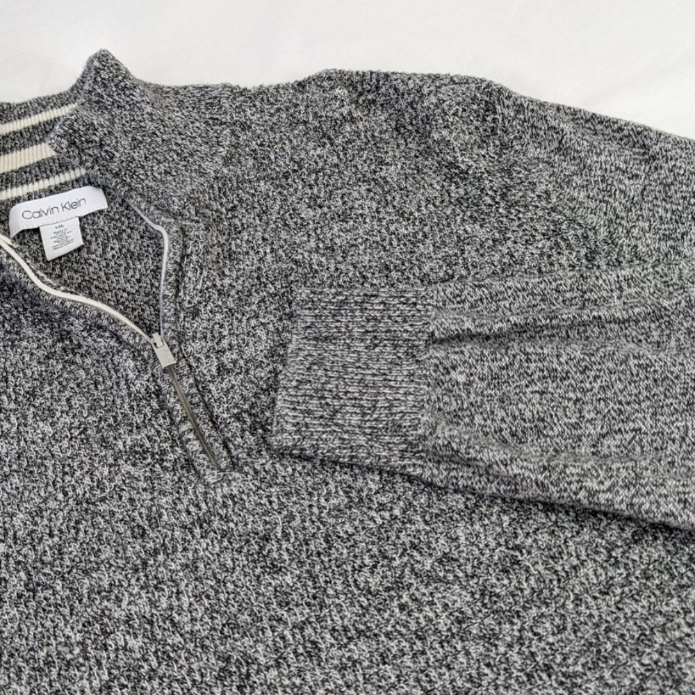Calvin Klein V Neck 1/4 zip Men's Sweater EXCELLENT used condition 👌